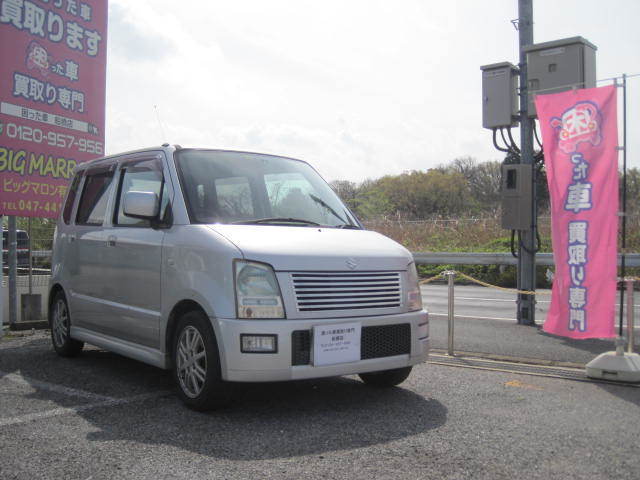 酒々井町のお客様より過走行車として買取り致しました。