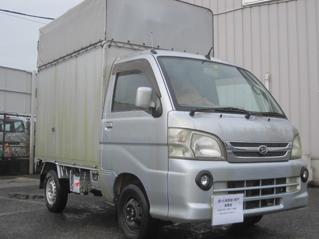 流山市の法人様より過走行車として買取り致しました。