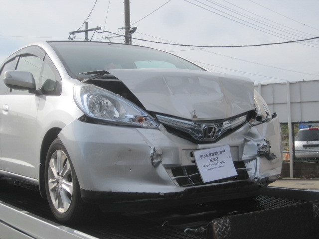 佐倉市のお客様より事故現状車として買取り致しました。