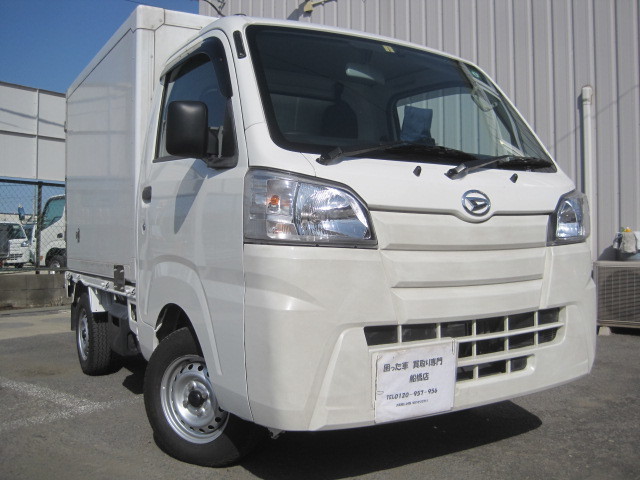 鴨川市の法人様より過走行車として買取り致しました。