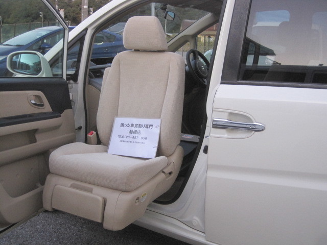 八千代市の法人様より過走行車として買取り致しました。