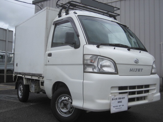 神崎町の法人様より過走行車として買取り致しました。