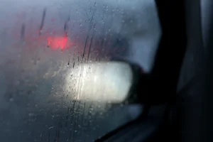 台風で車が壊れた！台風被害にあった車はどうするべき？